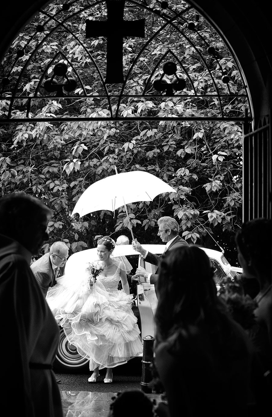 rainy day wedding photography
