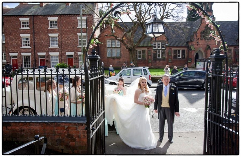 bride and her father arrive