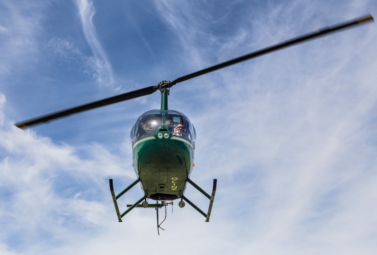 groom arriving by helicopter at the Ladywood estate